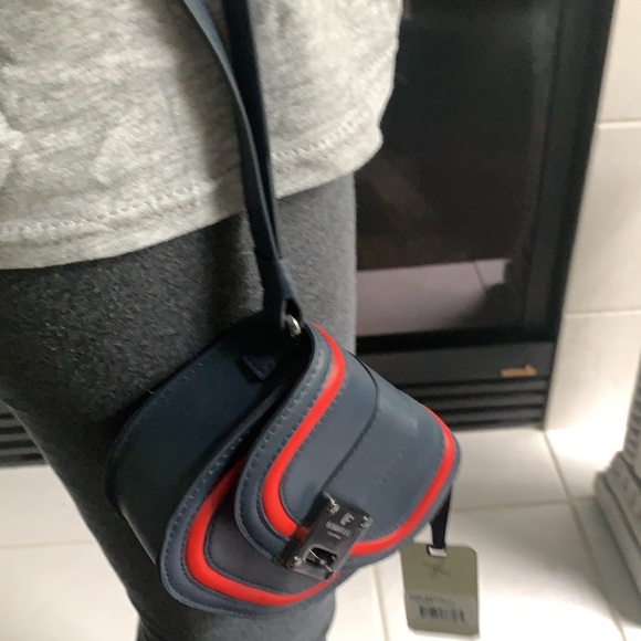 NWT Fiorelli  Ciara leather wristlet - Picture 2 of 8